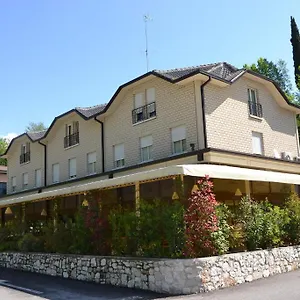 Hotel Edoné, Roe